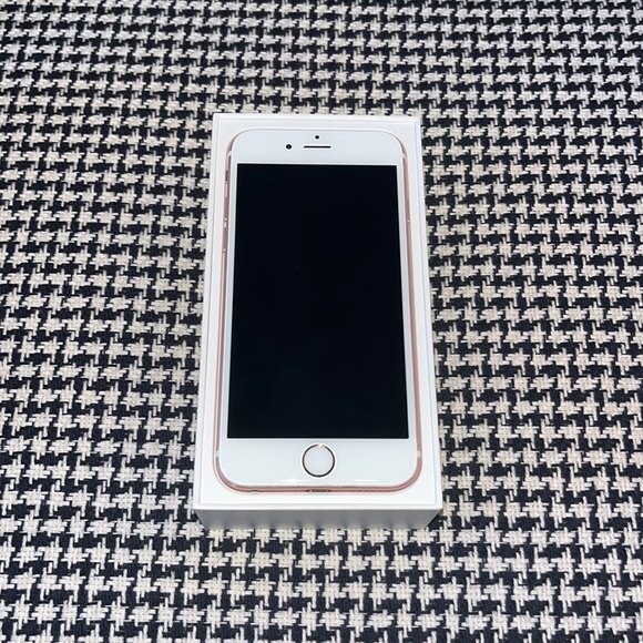 iPhone 6S with original box - Picture 1 of 10